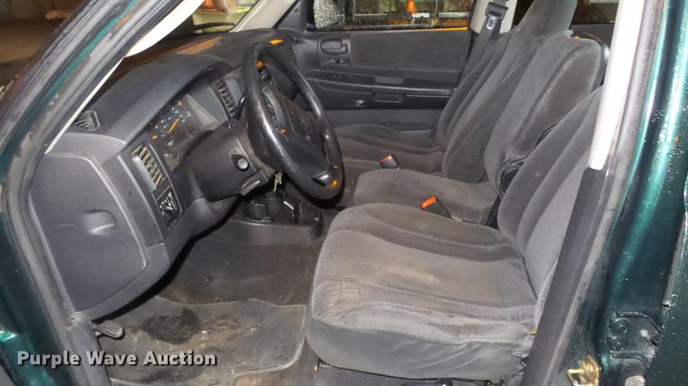 image for item DE7291 2001 Dodge Dakota Quad Cab pickup truck