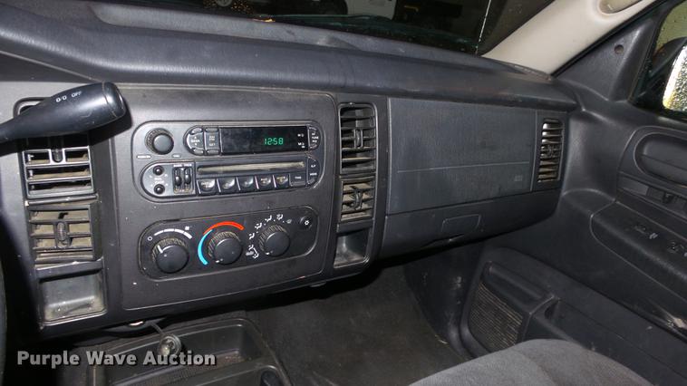 image for item DE7291 2001 Dodge Dakota Quad Cab pickup truck