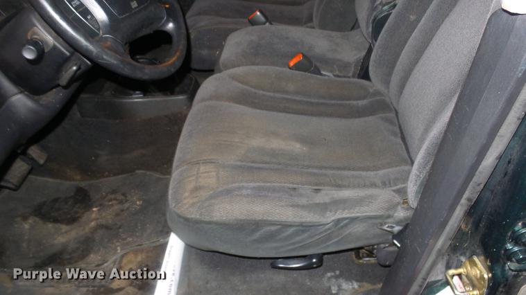 image for item DE7291 2001 Dodge Dakota Quad Cab pickup truck