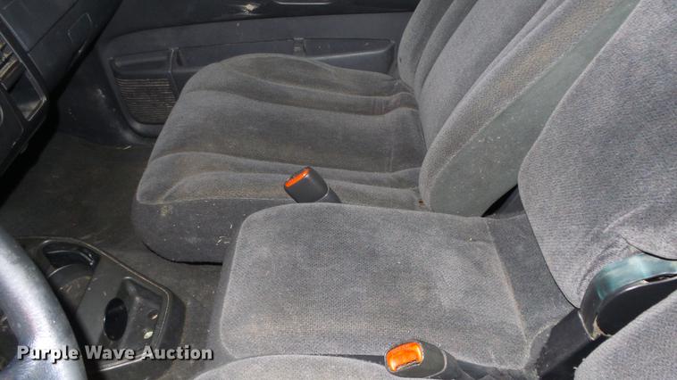 image for item DE7291 2001 Dodge Dakota Quad Cab pickup truck