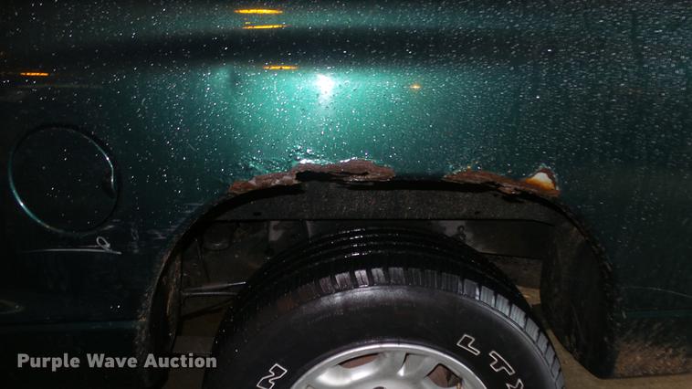 image for item DE7291 2001 Dodge Dakota Quad Cab pickup truck