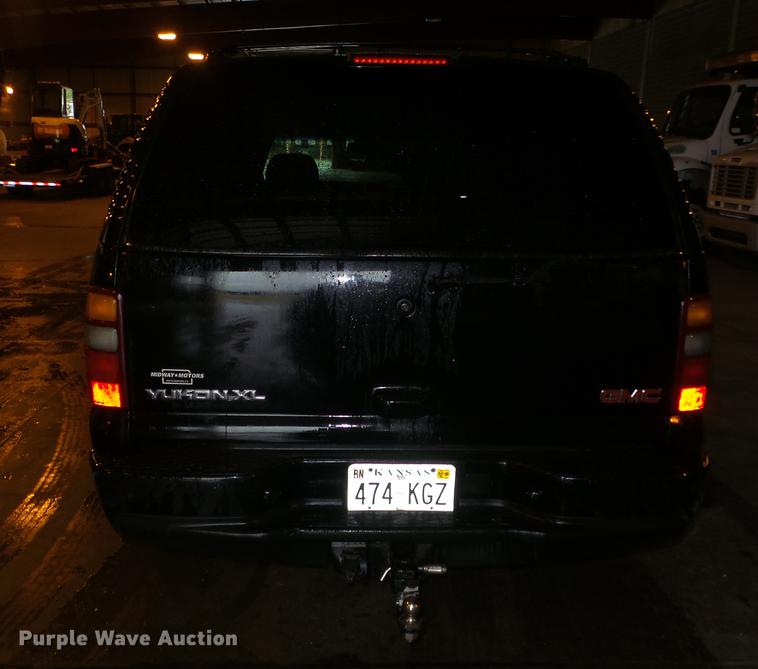 image for item DE7292 2003 GMC Yukon Denali XL SUV