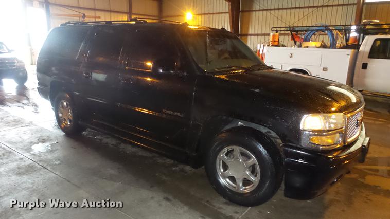 image for item DE7292 2003 GMC Yukon Denali XL SUV