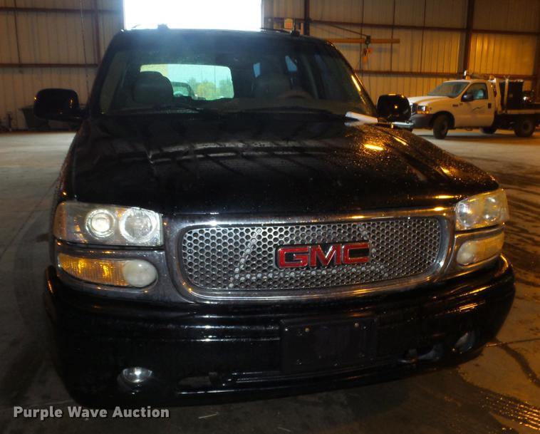 image for item DE7292 2003 GMC Yukon Denali XL SUV