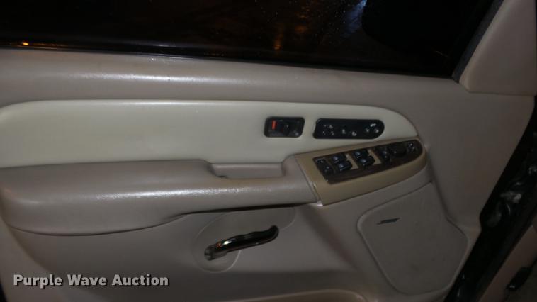 image for item DE7292 2003 GMC Yukon Denali XL SUV