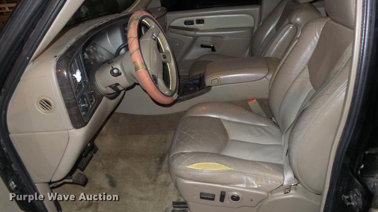 image for item DE7292 2003 GMC Yukon Denali XL SUV