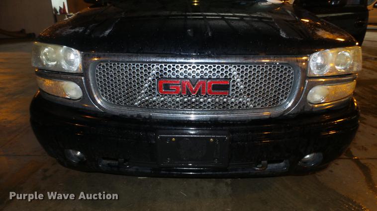 image for item DE7292 2003 GMC Yukon Denali XL SUV