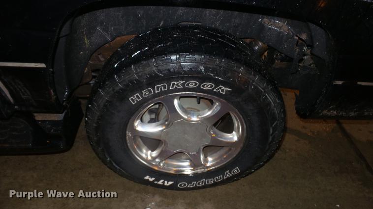 image for item DE7292 2003 GMC Yukon Denali XL SUV