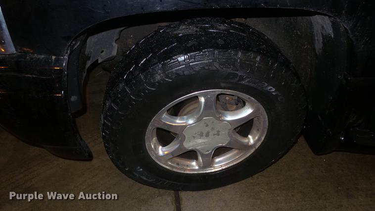 image for item DE7292 2003 GMC Yukon Denali XL SUV