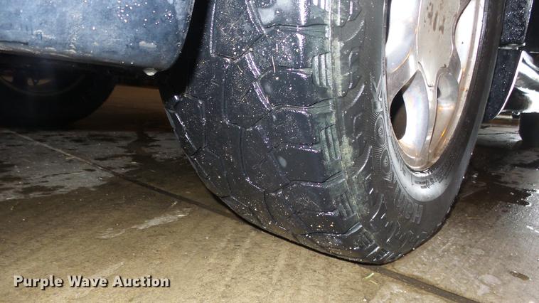 image for item DE7292 2003 GMC Yukon Denali XL SUV