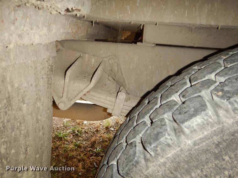 image for item DF1800 1996 Blue Bird TC2000 school bus