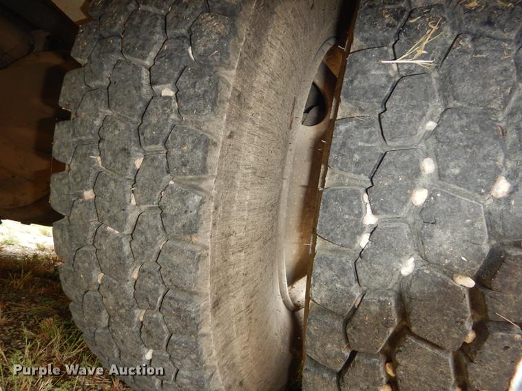 image for item DF1800 1996 Blue Bird TC2000 school bus