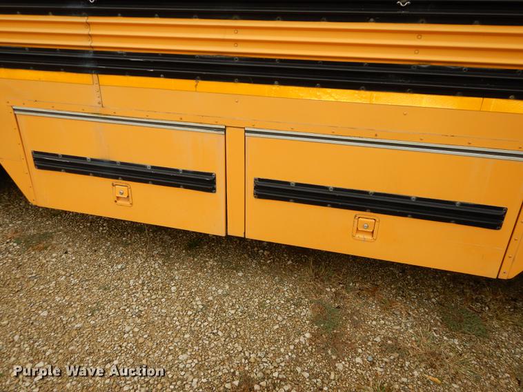 image for item DF1800 1996 Blue Bird TC2000 school bus