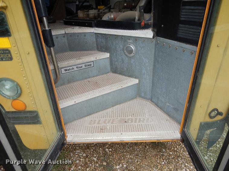 image for item DF1800 1996 Blue Bird TC2000 school bus