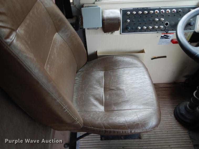 image for item DF1800 1996 Blue Bird TC2000 school bus