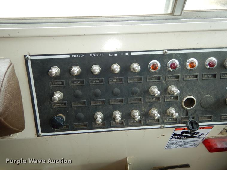 image for item DF1800 1996 Blue Bird TC2000 school bus