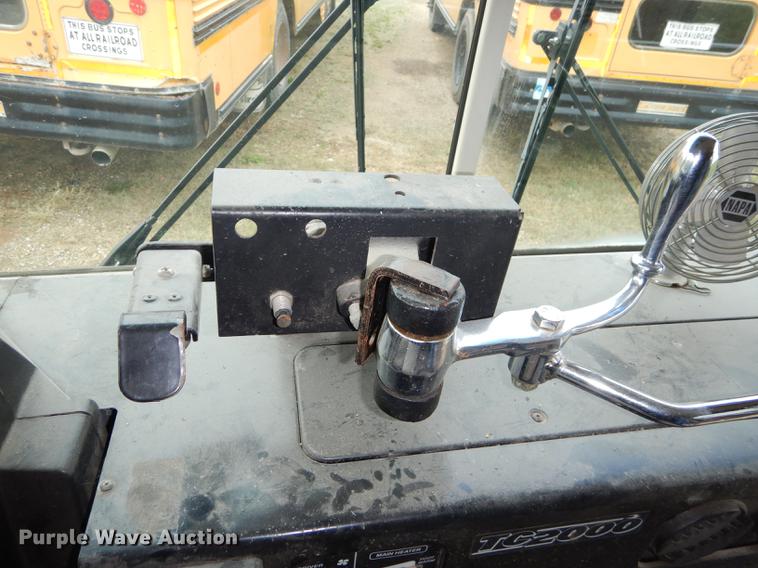 image for item DF1800 1996 Blue Bird TC2000 school bus