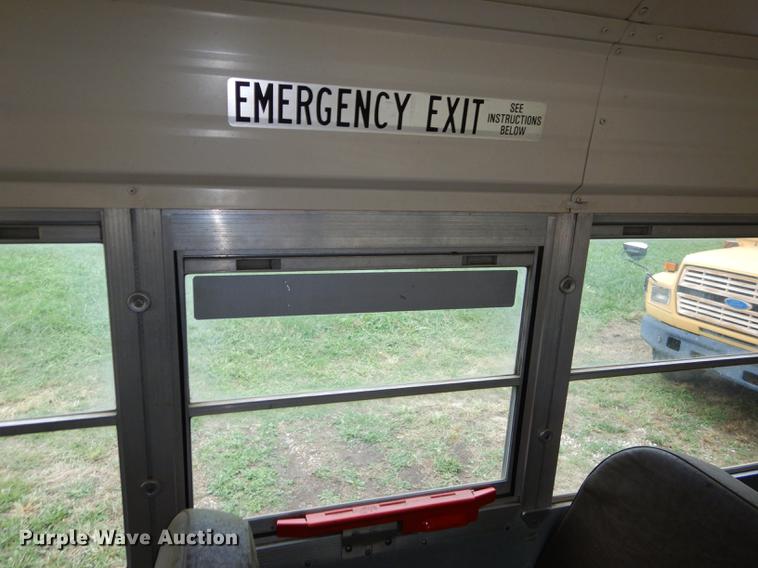 image for item DF1800 1996 Blue Bird TC2000 school bus