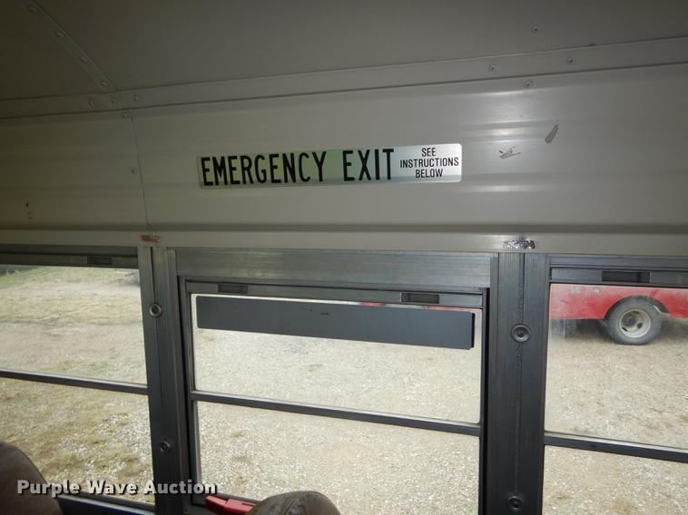 image for item DF1800 1996 Blue Bird TC2000 school bus