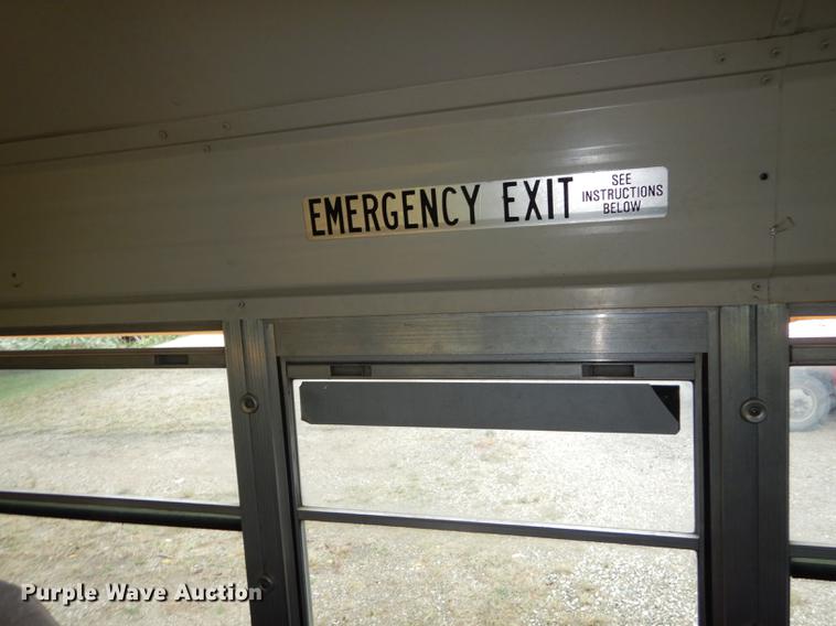 image for item DF1800 1996 Blue Bird TC2000 school bus