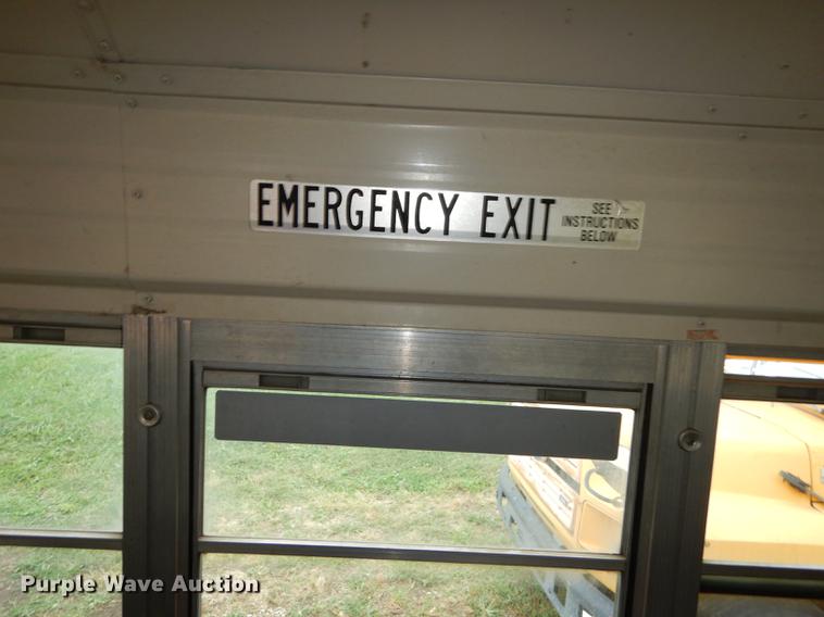 image for item DF1800 1996 Blue Bird TC2000 school bus