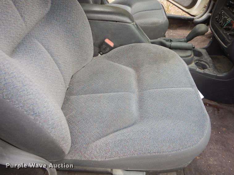 image for item DF1801 1999 Plymouth Breeze