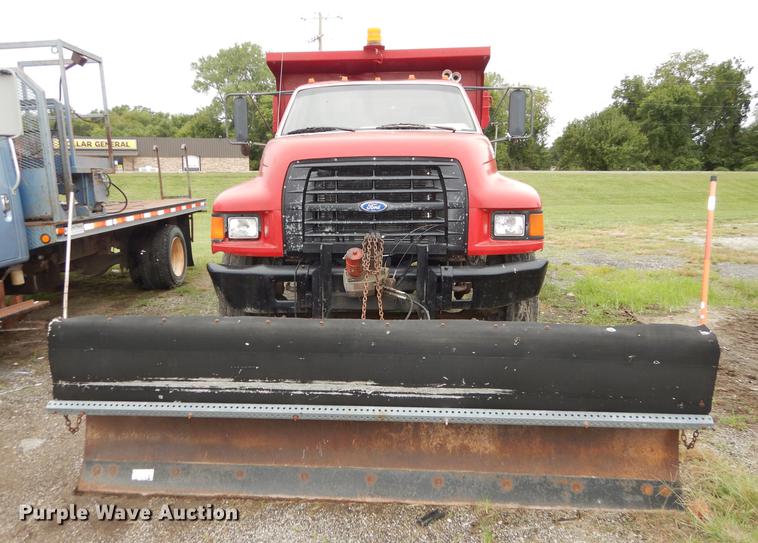 image for item DF1817 1997 Ford F800 dump truck