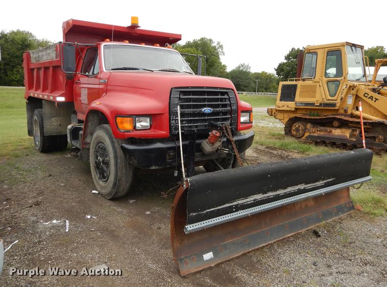 image for item DF1817 1997 Ford F800 dump truck