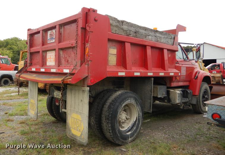 image for item DF1817 1997 Ford F800 dump truck