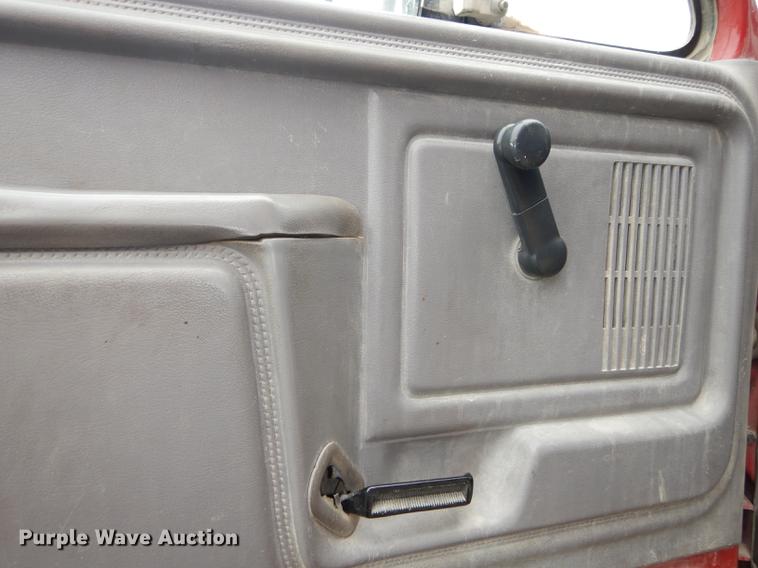 image for item DF1817 1997 Ford F800 dump truck