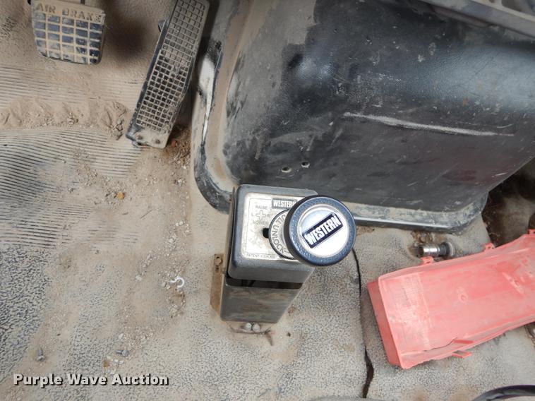 image for item DF1817 1997 Ford F800 dump truck