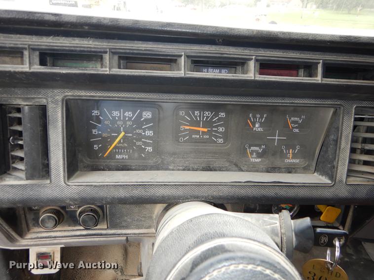 image for item DF1817 1997 Ford F800 dump truck