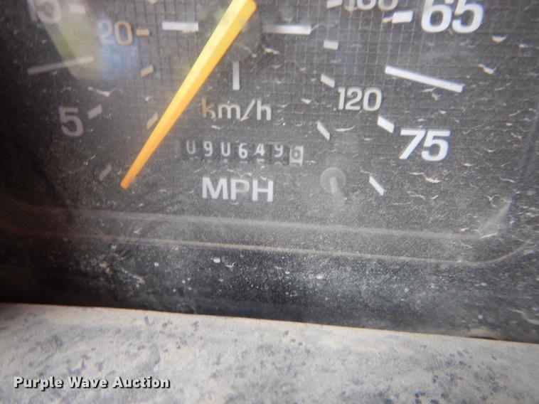 image for item DF1817 1997 Ford F800 dump truck