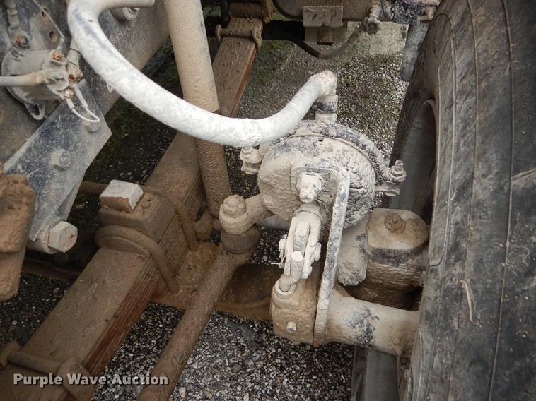 image for item DF1817 1997 Ford F800 dump truck