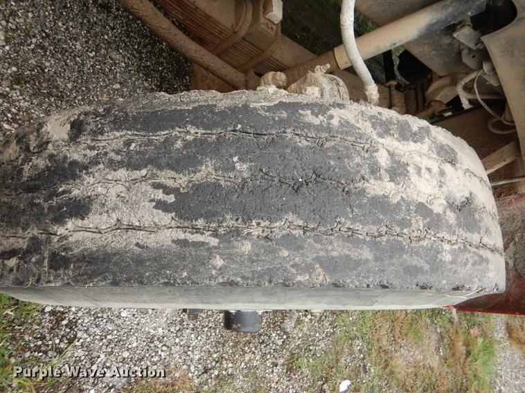 image for item DF1817 1997 Ford F800 dump truck