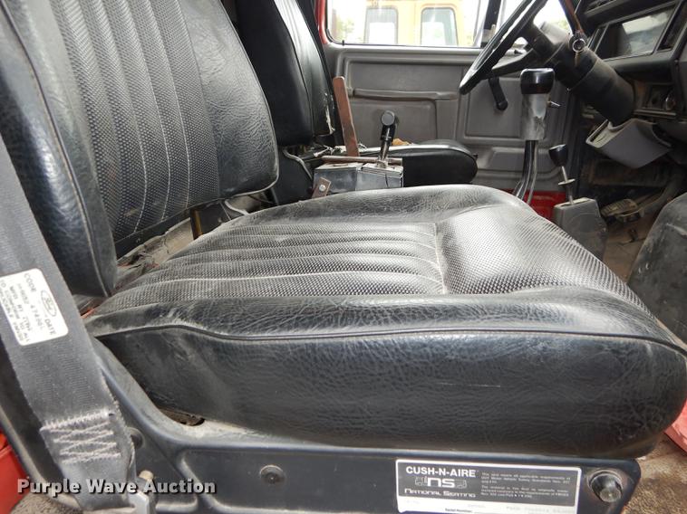 image for item DF1817 1997 Ford F800 dump truck