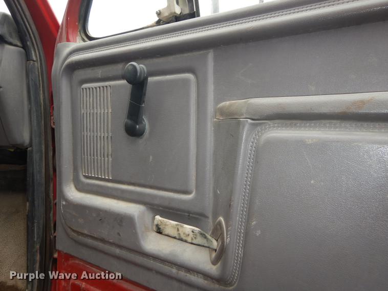 image for item DF1817 1997 Ford F800 dump truck
