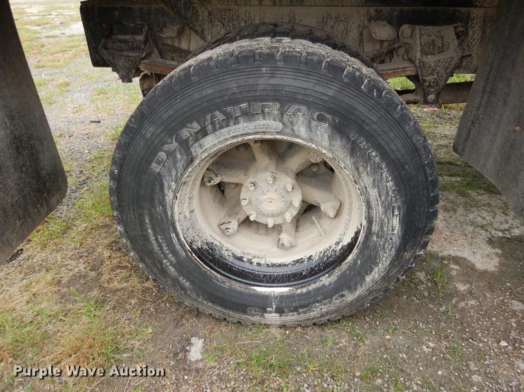 image for item DF1817 1997 Ford F800 dump truck