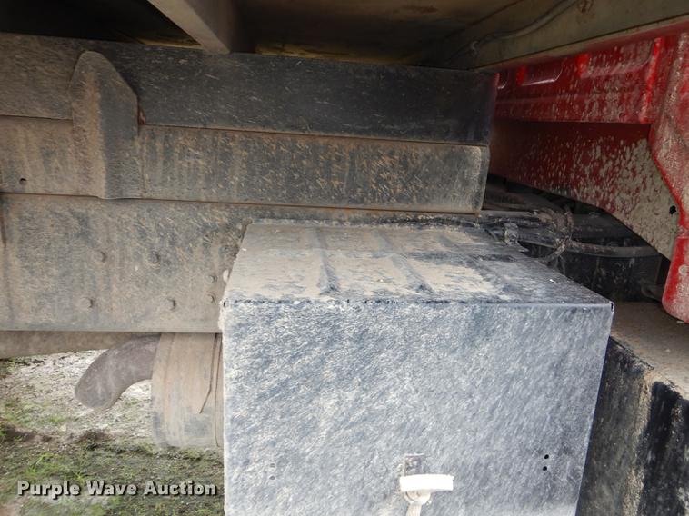 image for item DF1817 1997 Ford F800 dump truck