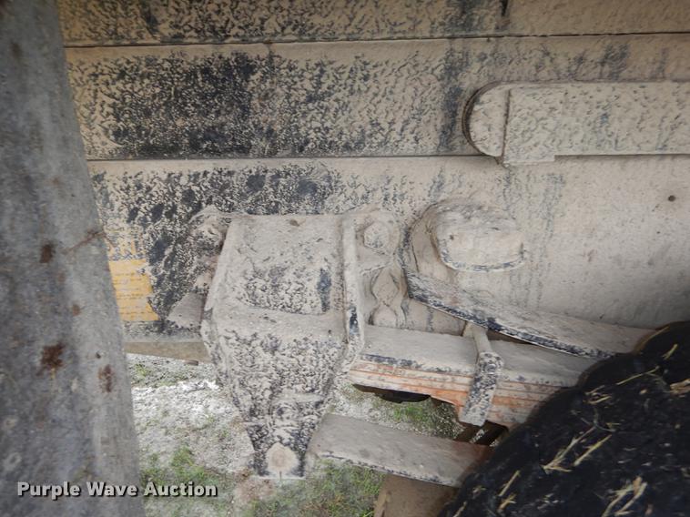 image for item DF1817 1997 Ford F800 dump truck