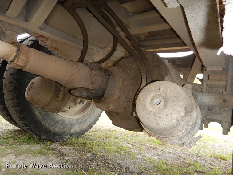 image for item DF1817 1997 Ford F800 dump truck