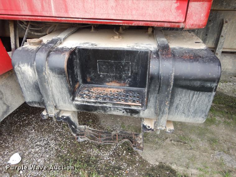 image for item DF1817 1997 Ford F800 dump truck