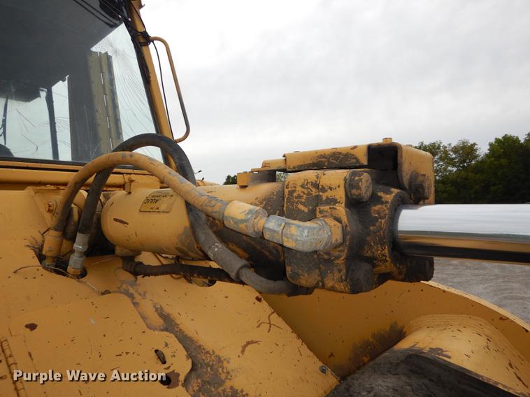 image for item DF1818 1987 Caterpillar 953 track loader