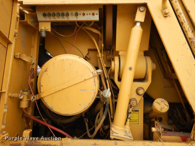 image for item DF1818 1987 Caterpillar 953 track loader