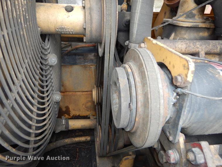 image for item DF1818 1987 Caterpillar 953 track loader