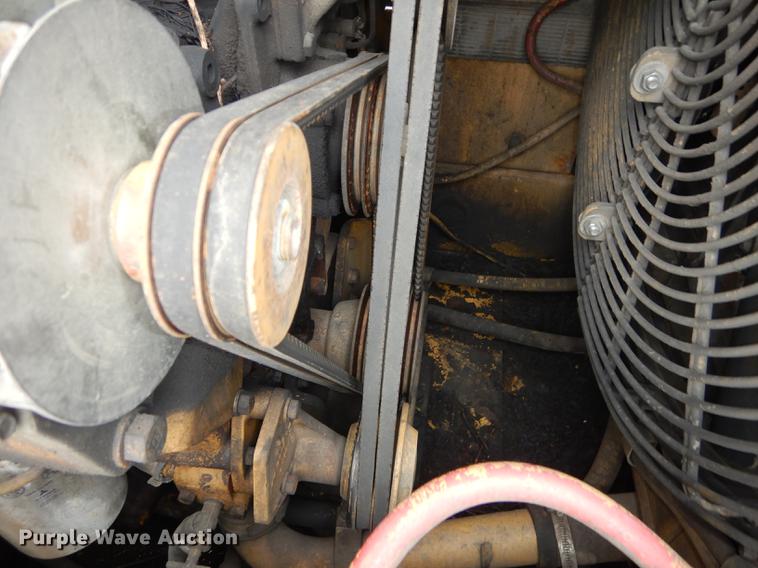 image for item DF1818 1987 Caterpillar 953 track loader