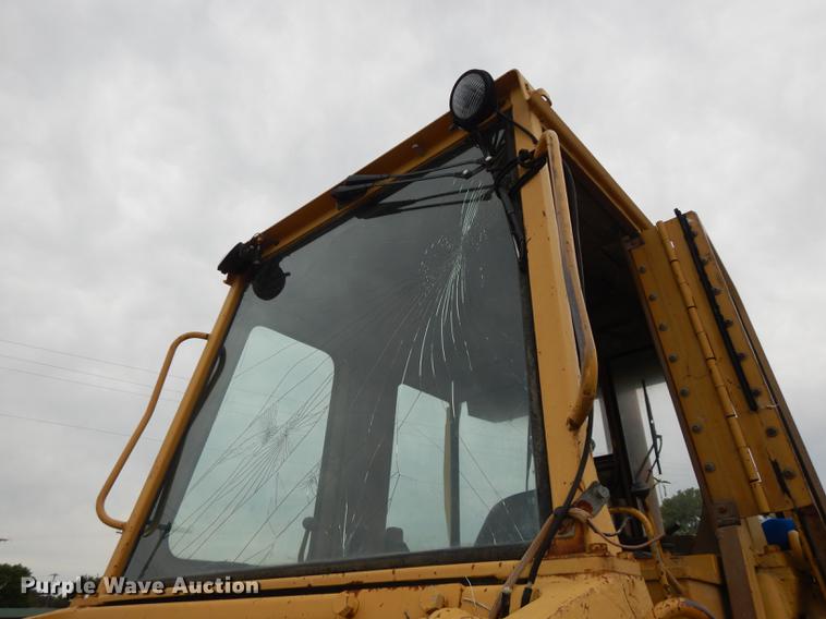 image for item DF1818 1987 Caterpillar 953 track loader