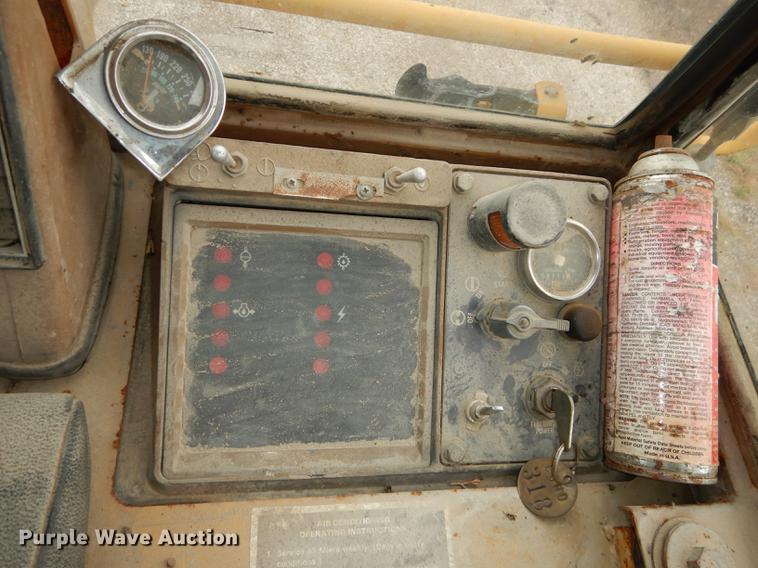 image for item DF1818 1987 Caterpillar 953 track loader