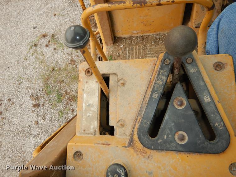 image for item DF1818 1987 Caterpillar 953 track loader