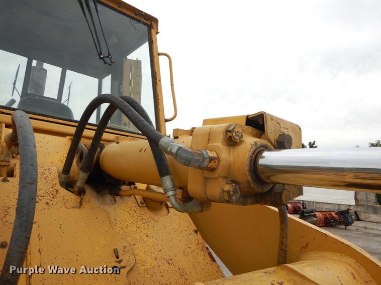 image for item DF1819 1989 Caterpillar 953 track loader